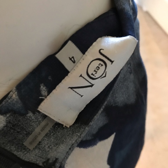 Blue pattern skirt - Picture 4 of 5